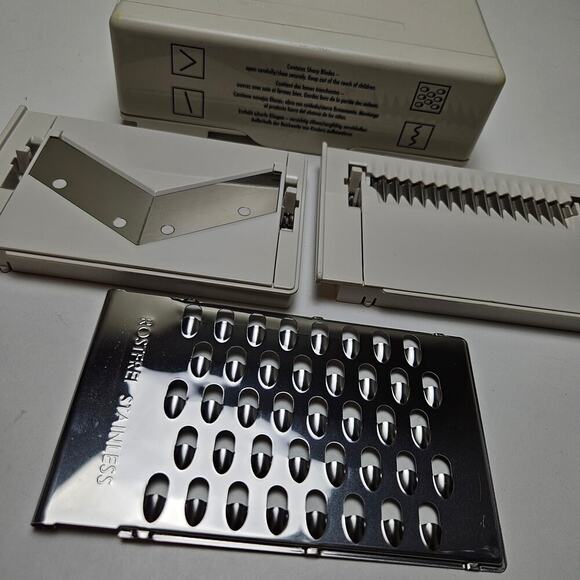 Pampered Chef Mandoline 3pc Blades + Box Only Replacement - Picture 1 of 6